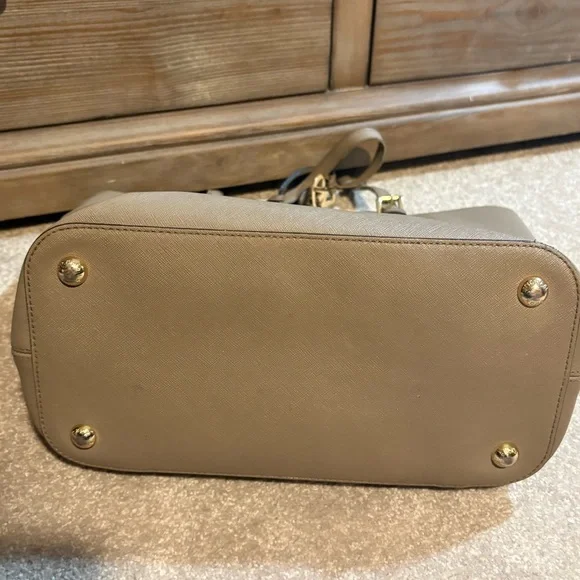 Michael Kors Beige Taupe Mirror MirroredTote Bag Shoulder Purse - Picture 4 of 14